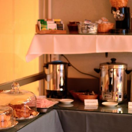 Hotel Huemul General Roca Zewnętrze zdjęcie