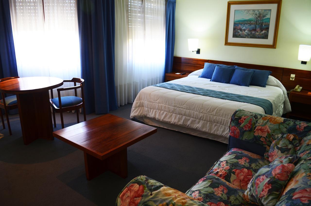 Hotel Huemul General Roca Zewnętrze zdjęcie