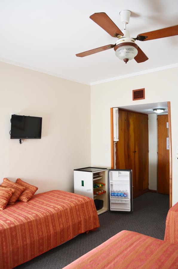 Hotel Huemul General Roca Zewnętrze zdjęcie