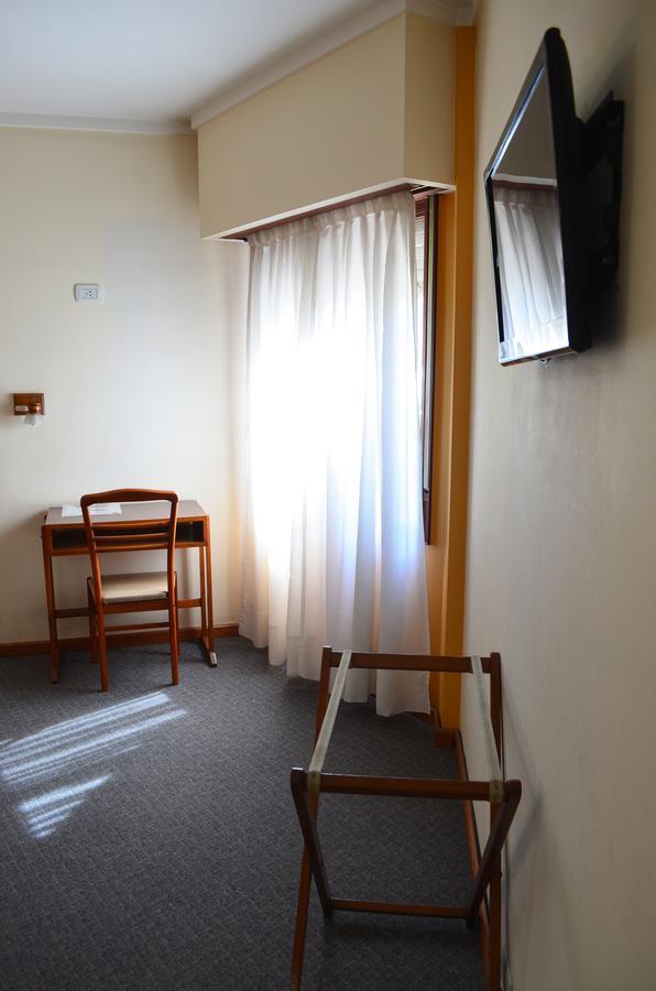 Hotel Huemul General Roca Zewnętrze zdjęcie