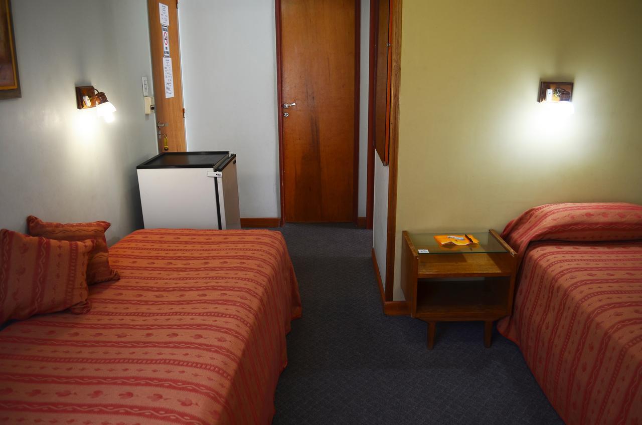 Hotel Huemul General Roca Zewnętrze zdjęcie