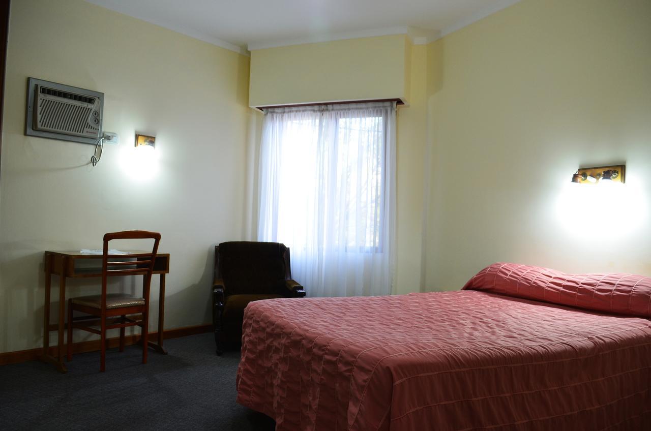 Hotel Huemul General Roca Zewnętrze zdjęcie